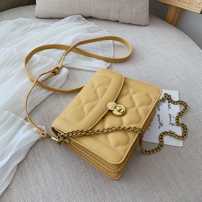 Geanta de dama eleganta cu decor metalic in patru culori