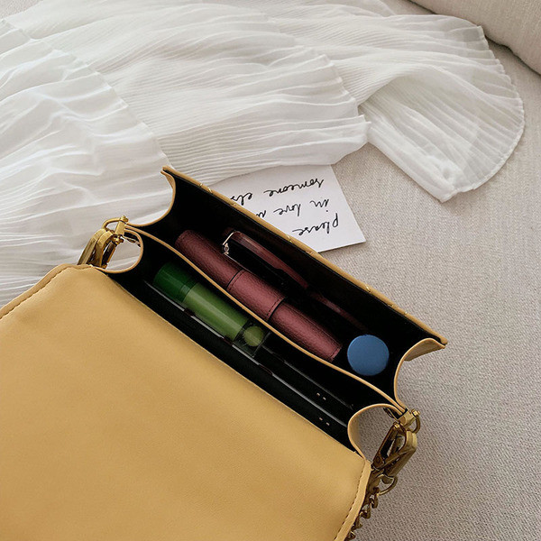 Geanta de dama eleganta cu decor metalic in patru culori