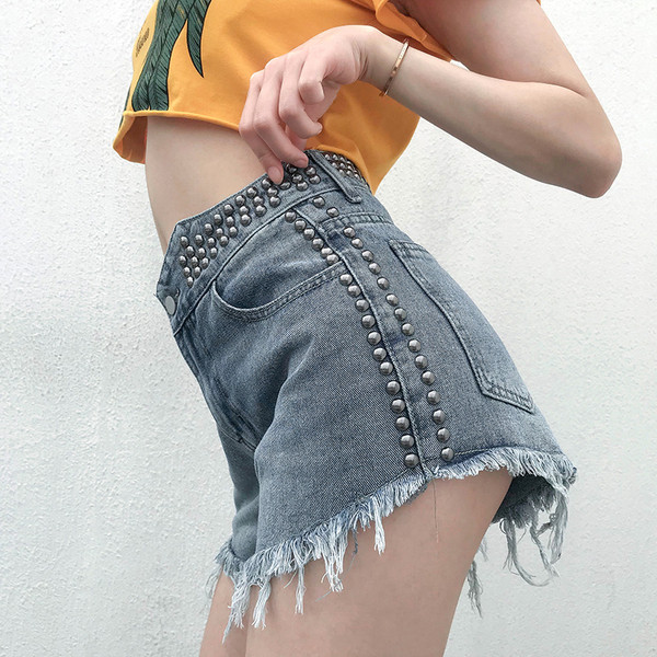 Pantaloni scurți din denim modern model nou cu elemente metalice