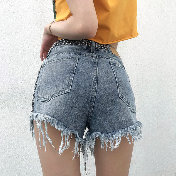 Pantaloni scurți din denim modern model nou cu elemente metalice