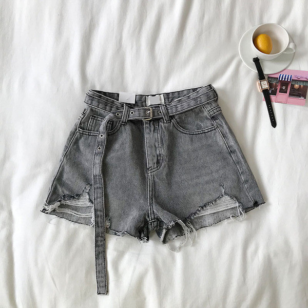Pantaloni scurți de damă din denim cu curea în două culori