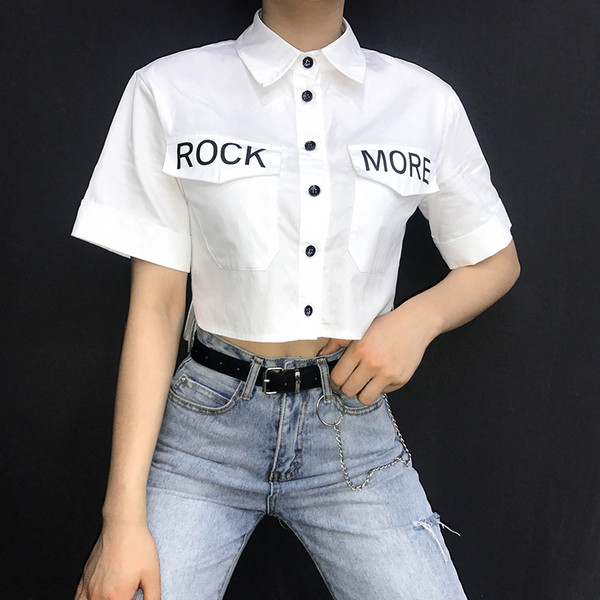 Cămașă scurtă de damă cu buzunare și inscripție în alb