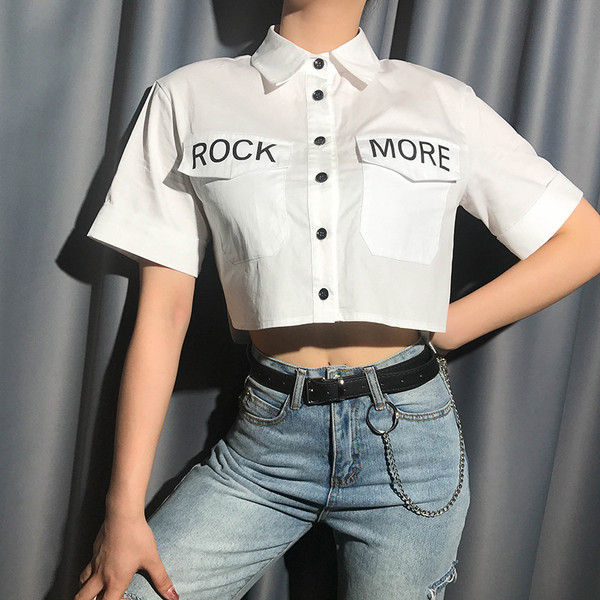 Cămașă scurtă de damă cu buzunare și inscripție în alb