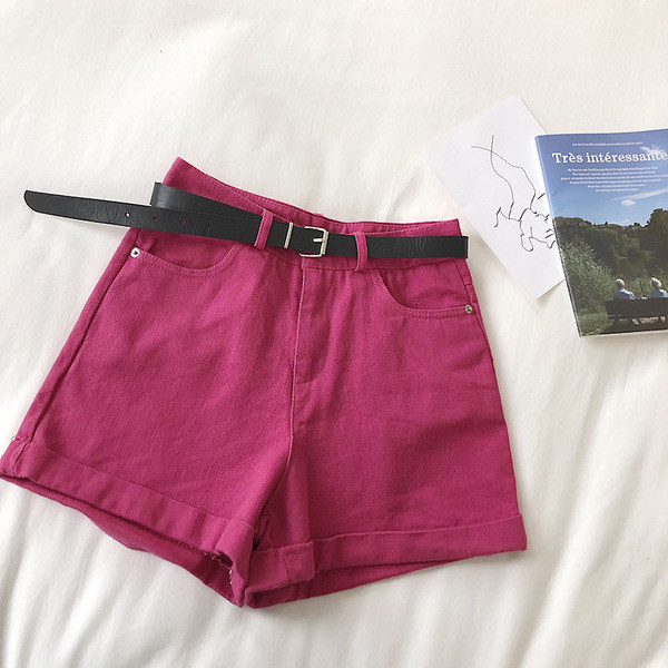 Pantaloni scurți de damă cu talie înaltă în negru, alb și ciclamen