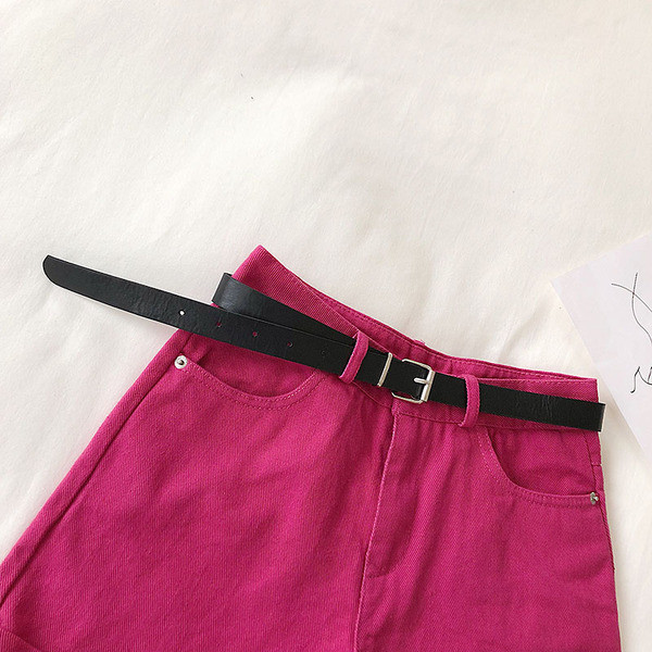 Pantaloni scurți de damă cu talie înaltă în negru, alb și ciclamen