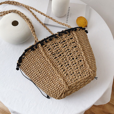 Geanta de dama moderna tricotata cu maner lung