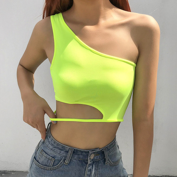 Maieu scurt de damă cu o curea de culoare galbenă