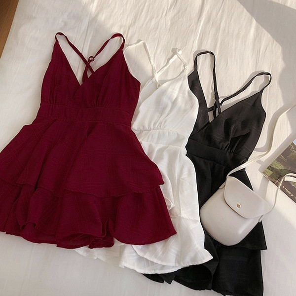 Stílusos női ruha vékony pántokkal és V-nyakkal több színben