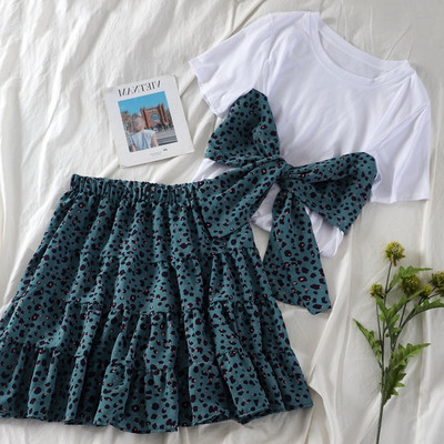 Κομψό και μοντέρνο γυναικείο σετ φούστα και μπλούζα σε τρία χρώματα