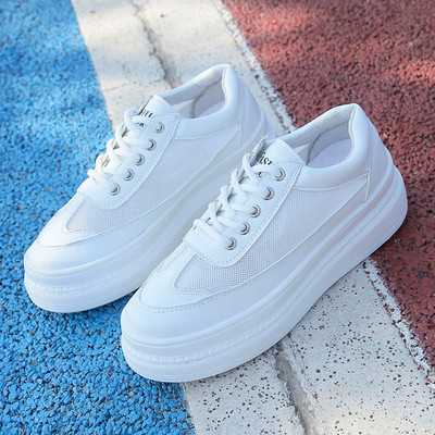 Γυναικεία πάνινα παπούτσια  με κορδόνια  σε λευκό και πράσινο χρώμα