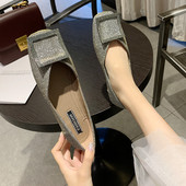 Pantofi moderni de dama cu decor metalic in negru si argintiu