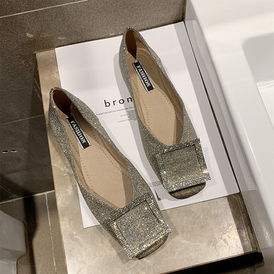 Pantofi moderni de dama cu decor metalic in negru si argintiu