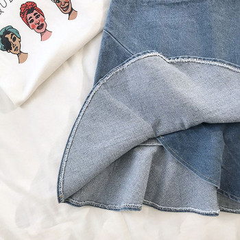 Modern női farmerszoknya szabású modell kék színben