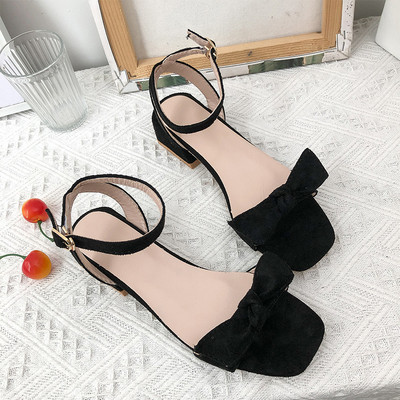 Κομψά γυναικεία σανδάλια από οικολογικό σουέτ με κορδέλα σε τρία χρώματα