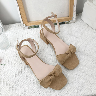 Κομψά γυναικεία σανδάλια από οικολογικό σουέτ με κορδέλα σε τρία χρώματα