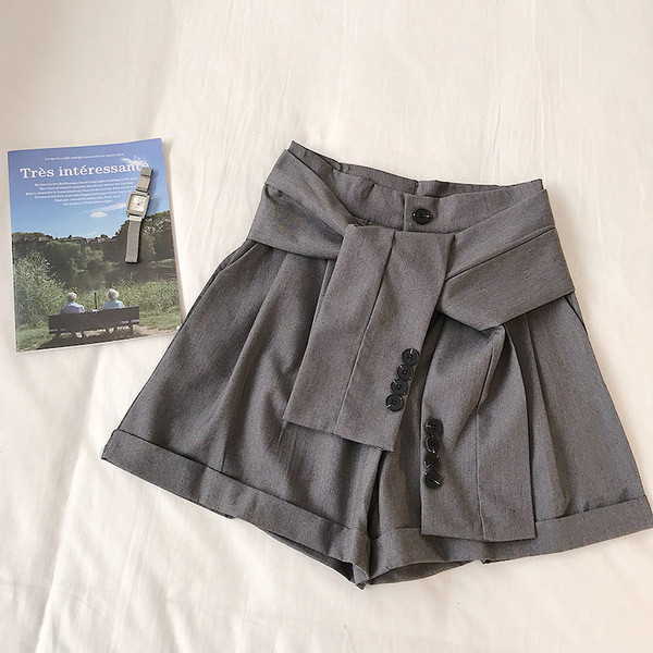 Stílusos női rövidnadrág magas derékkal, három színben