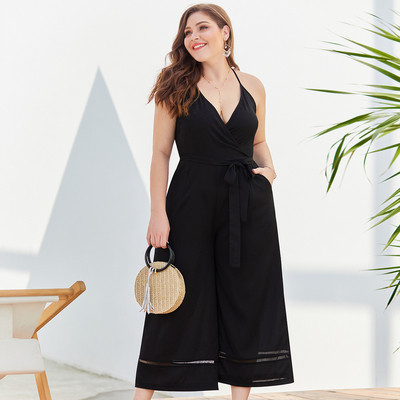 Κομψές γυναικείες φόρμες με V-λαιμό σε μαύρο χρώμα