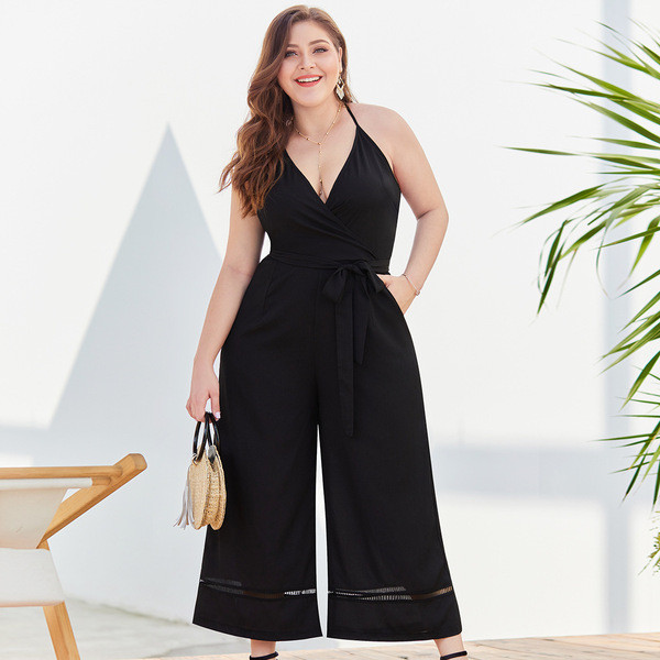 Κομψές γυναικείες φόρμες με V-λαιμό σε μαύρο χρώμα