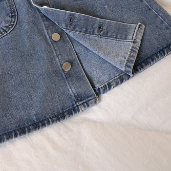 Modern női farmerszoknya fekete és kék gombokkal