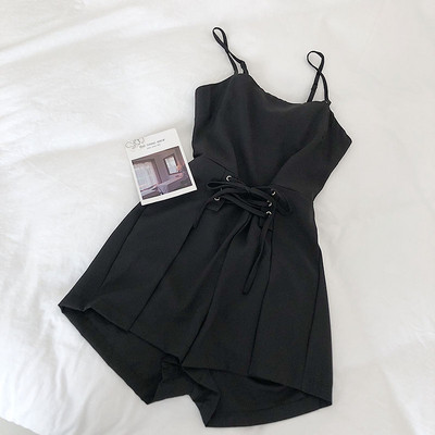 Γυναικείες φόρμες με λεπτές λωρίδες σε διάφορα χρώματα