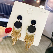 Modern női fülbevaló akasztós motívumokkal