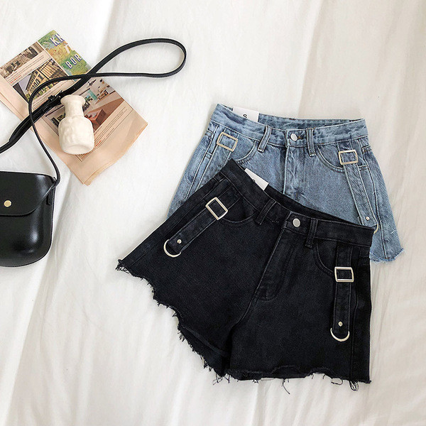 Női rövidnadrág három színben, fém elemmel