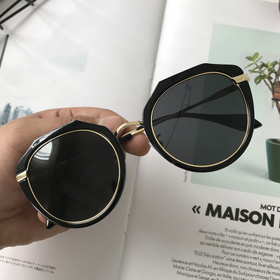 Modern kerek napszemüveg és vékony keret több színben