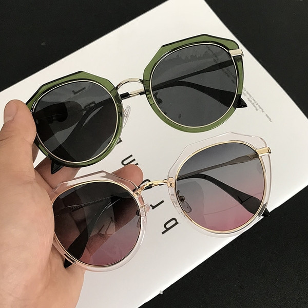 Modern kerek napszemüveg és vékony keret több színben
