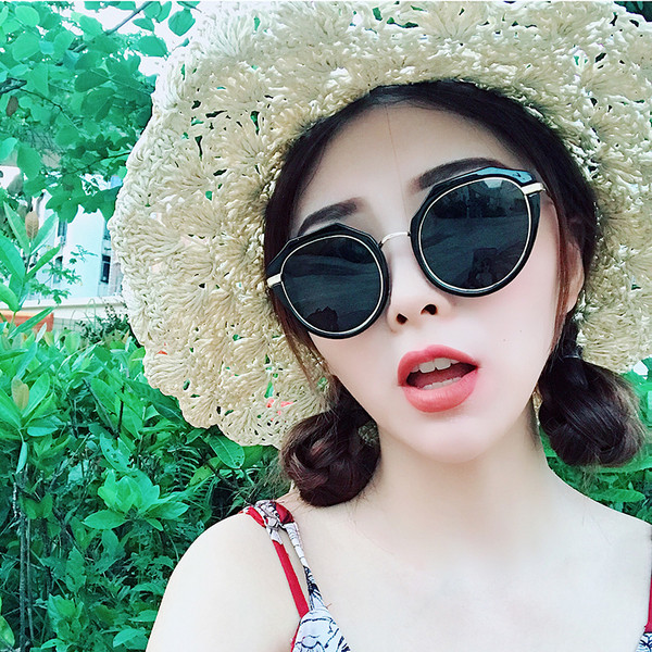 Modern kerek napszemüveg és vékony keret több színben