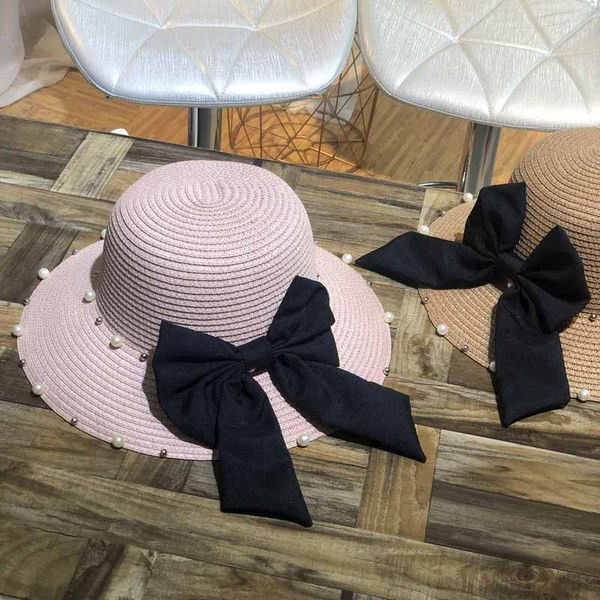 Nyári női sapka gyöngyökkel és szalaggal több színben