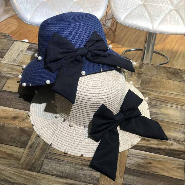 Nyári női sapka gyöngyökkel és szalaggal több színben