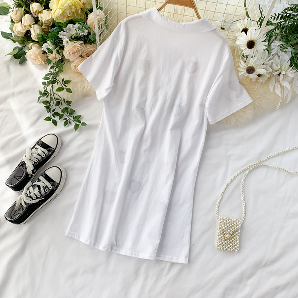 Ежедневна дамска рокля с копчета и къс ръкав в бял цвят