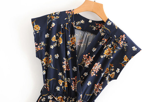 Salopetă lată modernă fără mâneci și decolteu în V cu model floral