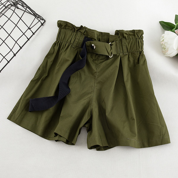 Pantaloni scurți de damă actuali cu talie înaltă în mai multe culori
