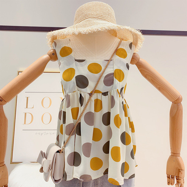 Pöttyös, pántos női felső