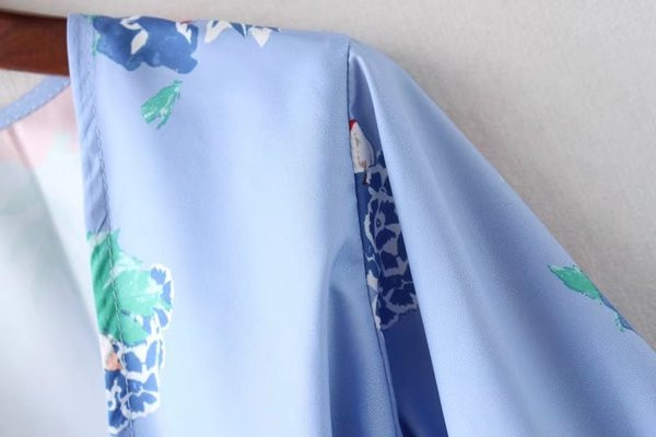 Cămașă de damă cu mâneci lungi strânse și cravate în talie