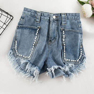 Pantaloni scurți de damă din denim cu perle în culori deschise și închise