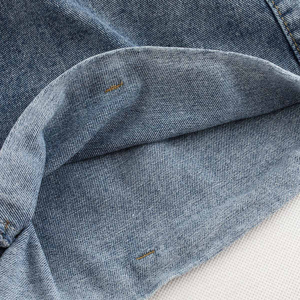 Pantaloni scurți din denim model uni în negru și albastru