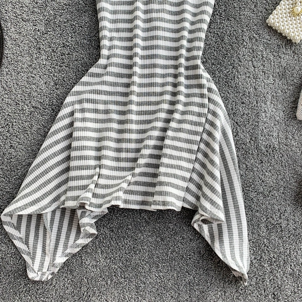 Stílusos női csíkos szoknya magas derékkal