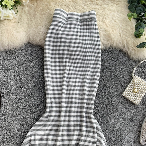 Stílusos női csíkos szoknya magas derékkal