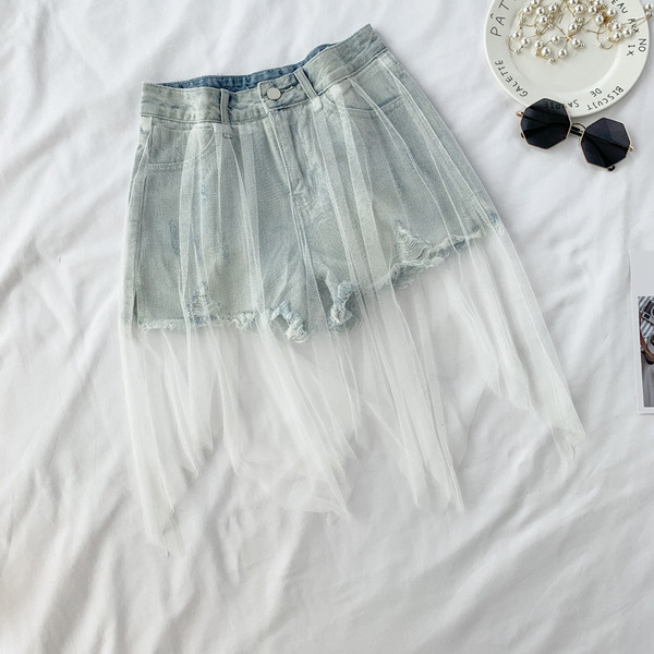 Pantaloni scurti moderni de dama cu talie inalta si tul in doua culori