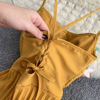 Rochie moderna de dama in galben cu bretele subtiri