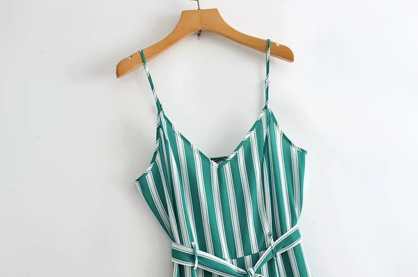 Μοντέρνα γυναικεία ολόσωμη φόρμα σε τρία χρώματα