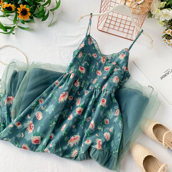 Rochie moderna de dama cu bretele subtiri si motive florale