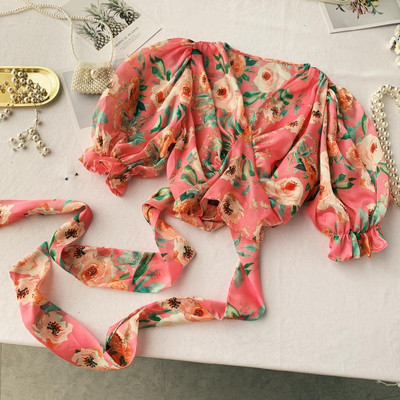 Bluză de damă modernă cu mâneci scurte și decolteu în V în trei culori