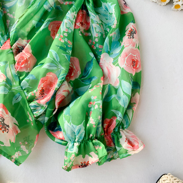 Bluză de damă modernă cu mâneci scurte și decolteu în V în trei culori