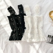 Női felső 3D-s virágokkal, fehér és fekete színben