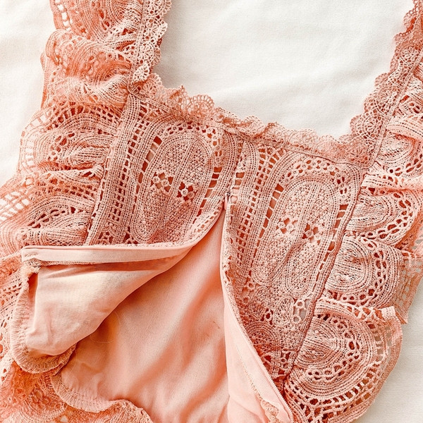 Női csipke felső három színben