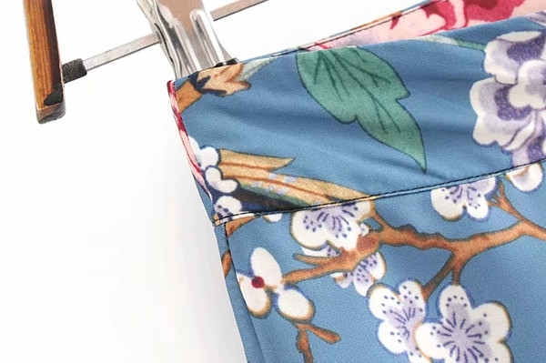 Pantaloni moderni de dama cu model floral