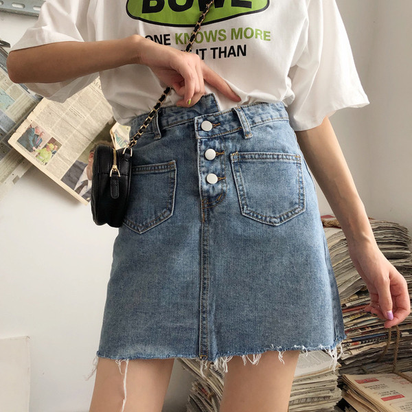 Fusta de dama din denim cu nasturi si buzunare cu talie inalta in albastru